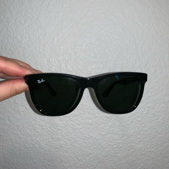 SOLD! NWOT RAY-BAN Wayfarer - Picture 2 of 6